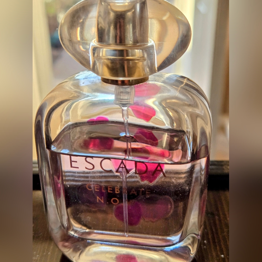 ESCADA Celebrate Now Eau de Parfum.